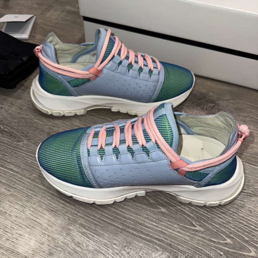 Authentic Givenchy Spectre Low Runner Sneakers Pi… - image 7